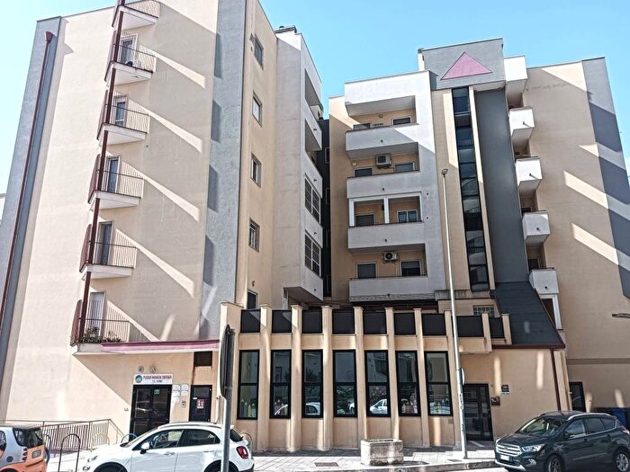 Appartamento con 5 locali in affitto in Via Potenza, Centro, Matera