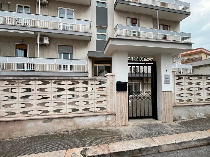 Appartamento trilocale in vendita in Via Valle E Giglioli, Bari