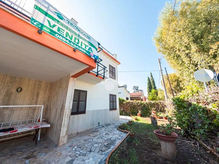 Casa con 7 locali in vendita in Viale degli Eucalipti, Manfredonia