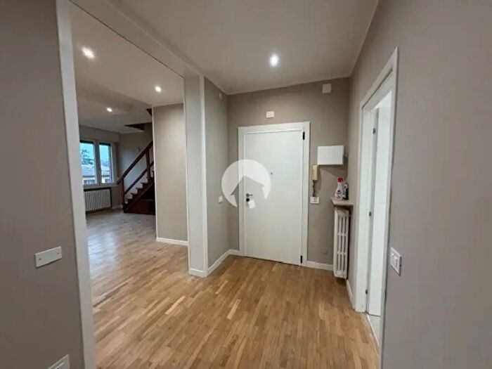 Casa con 8 locali in vendita in Via Carlo Livi, Reggio Emilia