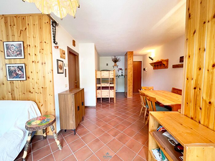 Appartamento bilocale in vendita in Via Motta, Campodolcino