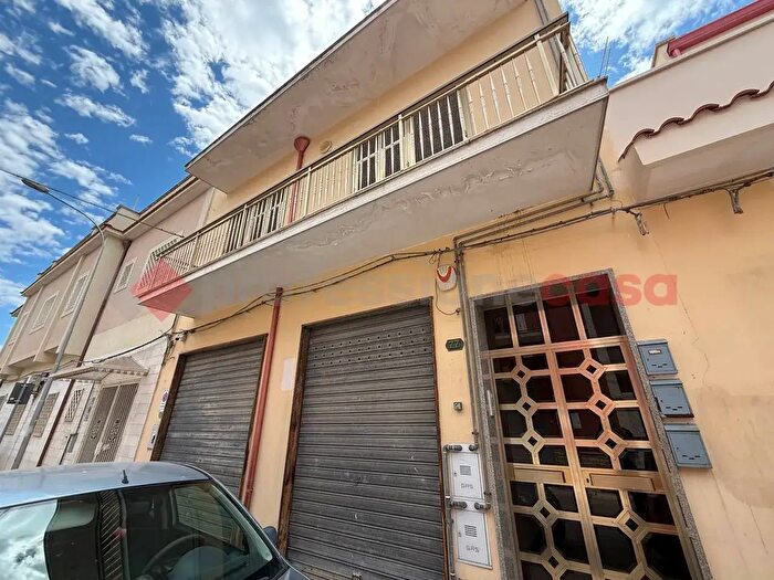 Appartamento trilocale in vendita in Via Paolucci, Pulsano