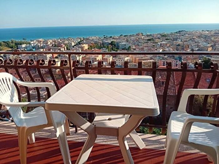 Appartamento trilocale in affitto in Via Anxur, Terracina