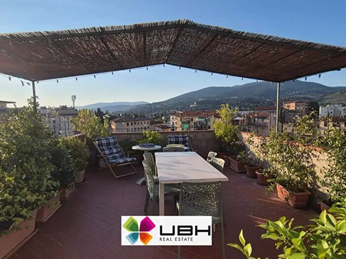 Appartamento con 5 locali in vendita in Via delle Gore, Firenze