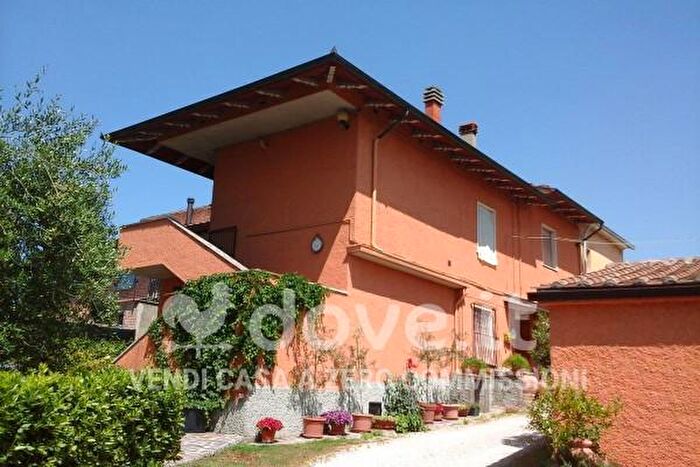 Casa con 6 locali in vendita in Via del Poggiarello, Foiano Della Chiana