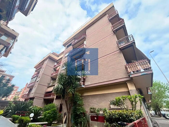 Appartamento quadrilocale in vendita in Via delle Gondole, Roma