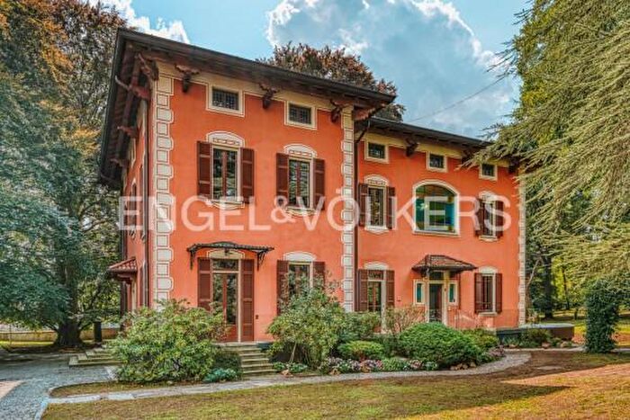 Casa con 6 locali in affitto in Via Oltrona a, Lurate Caccivio