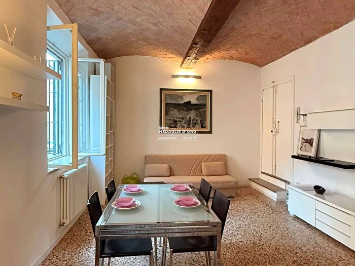 Appartamento trilocale in vendita in AdZe Rua Muro, Modena