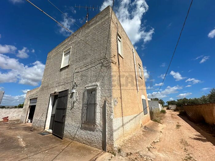 Casa con 8 locali in vendita in Mazara Del Vallo