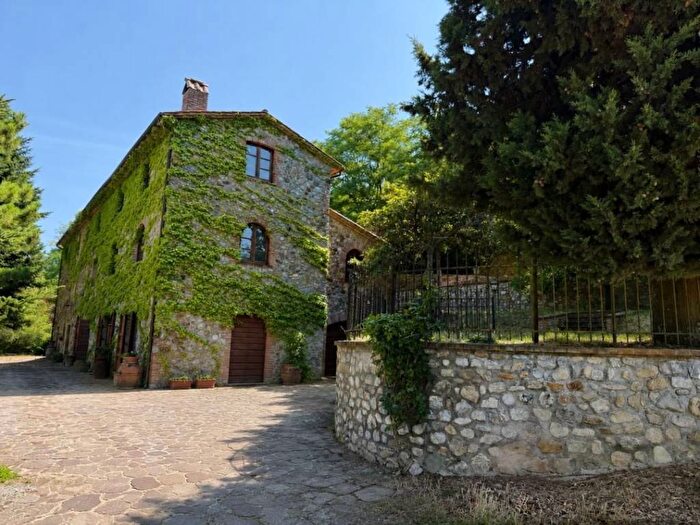 Appartamento con 6 locali in affitto in via del molino, Centro, Ficulle