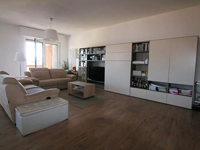Appartamento con 5 locali in vendita in Carrara