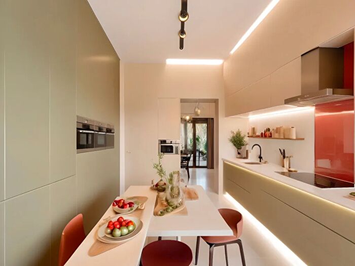 Appartamento quadrilocale in vendita in Via Pola, Rimini