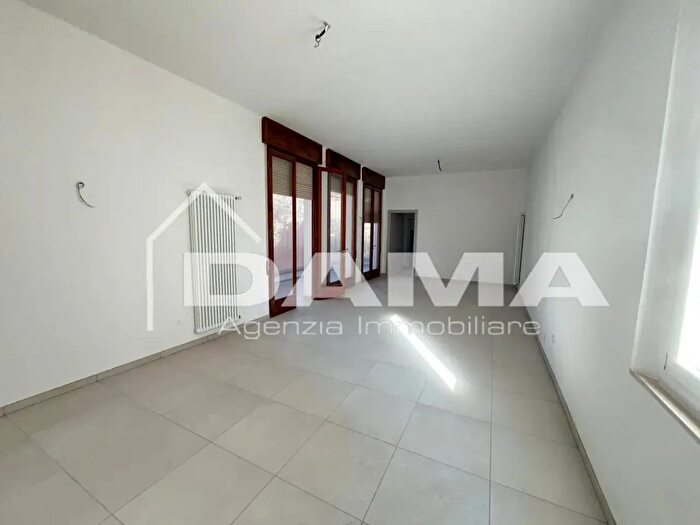 Appartamento con 6 locali in affitto in Via Orlando Zanchini, Forli'