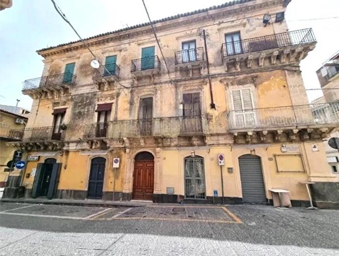Appartamento quadrilocale in vendita in Via Donna Giovanna dAustria, Militello In Val Di Catania