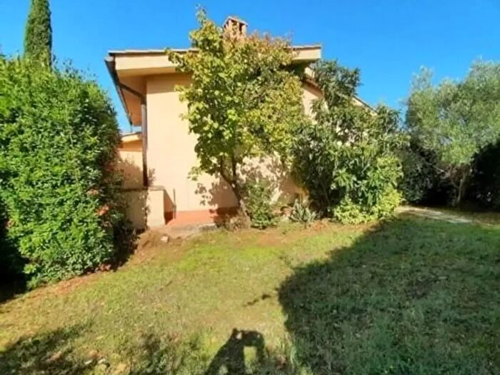 Casa con 6 locali in vendita in Santa Luce