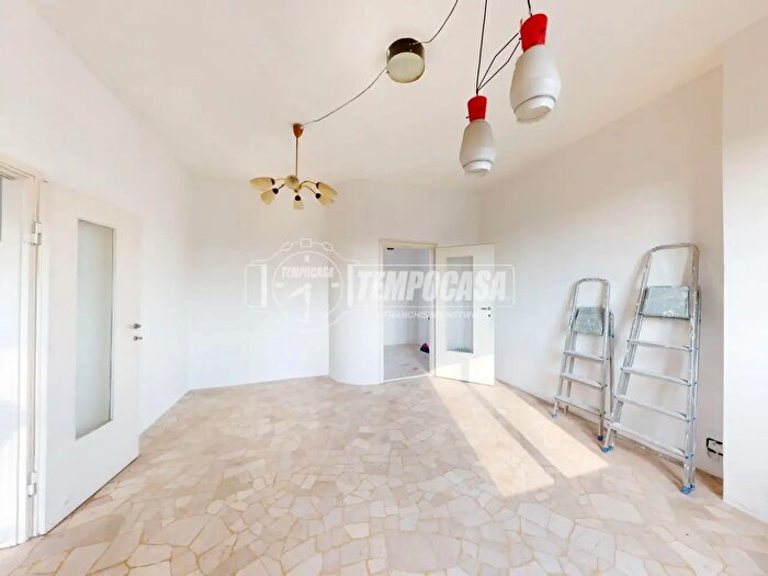 Appartamento trilocale in vendita in Via Fermi, Olgiate Comasco