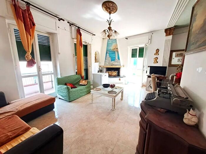 Appartamento con 5 locali in affitto in Alfio Maggiani, Carrara