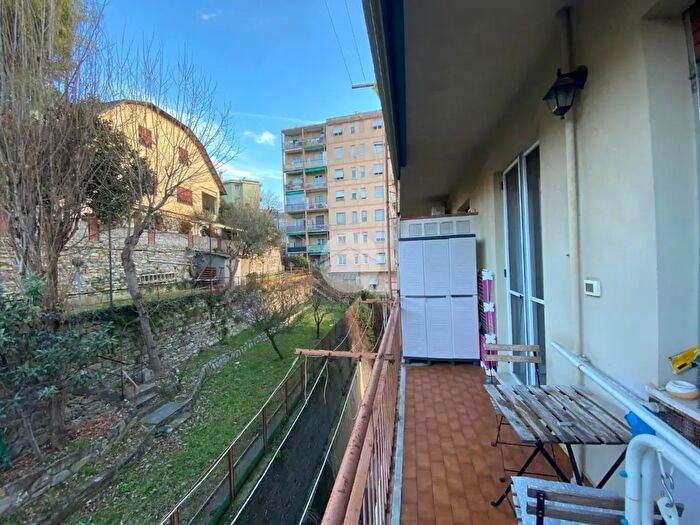 Appartamento quadrilocale in vendita in Via Aurelio Robino, Genova