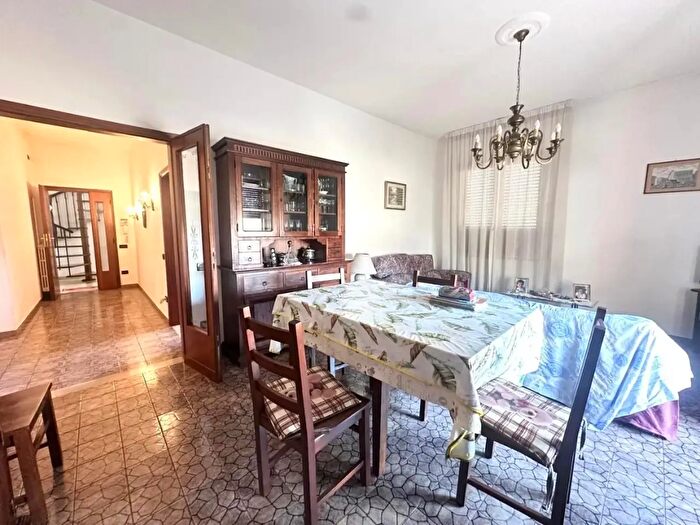 Appartamento con 6 locali in vendita in Empoli
