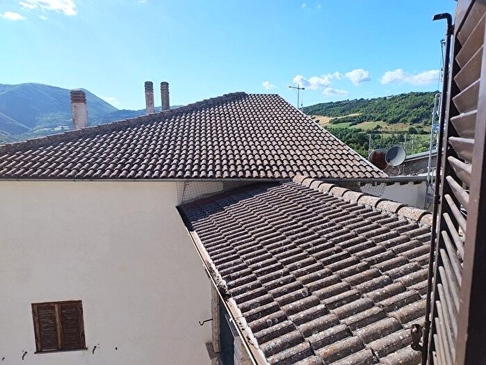 Appartamento con 5 locali in vendita in Località Colforcella, Cascia