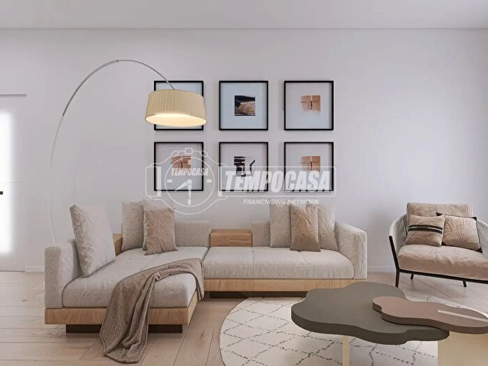 Appartamento con 5 locali in vendita in Via Prealpi, Saronno