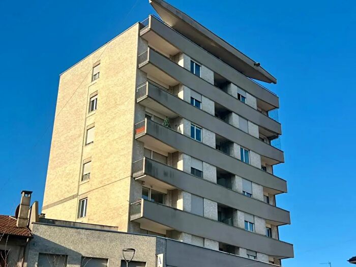 Appartamento trilocale in vendita in Piazza Roma, Mariano Comense