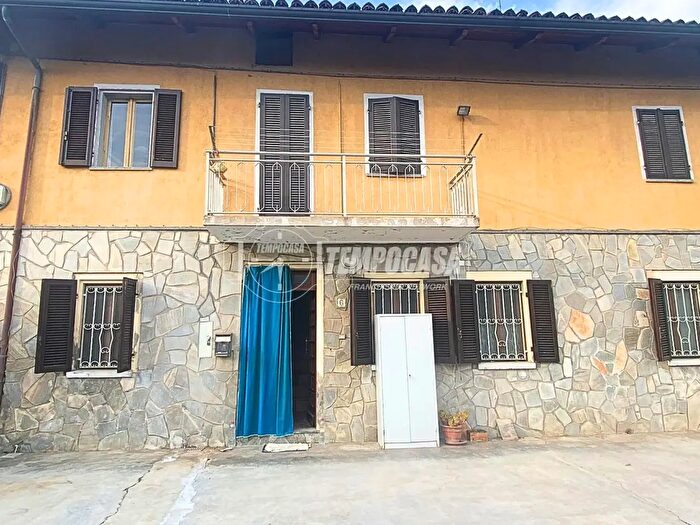 Casa quadrilocale in vendita in Vicolo del Portone, San Paolo Solbrito