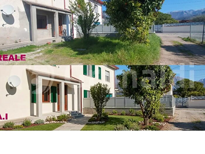 Appartamento quadrilocale in vendita in Via Chiusa, Massa