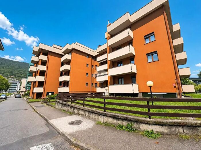 Appartamento trilocale in vendita in Via Don Guanella, Sondrio