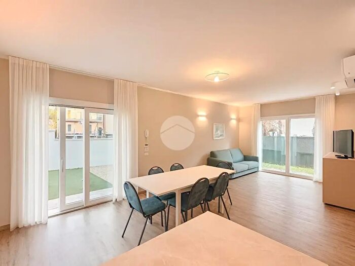 Appartamento quadrilocale in vendita in Via Fienilone, Cervia