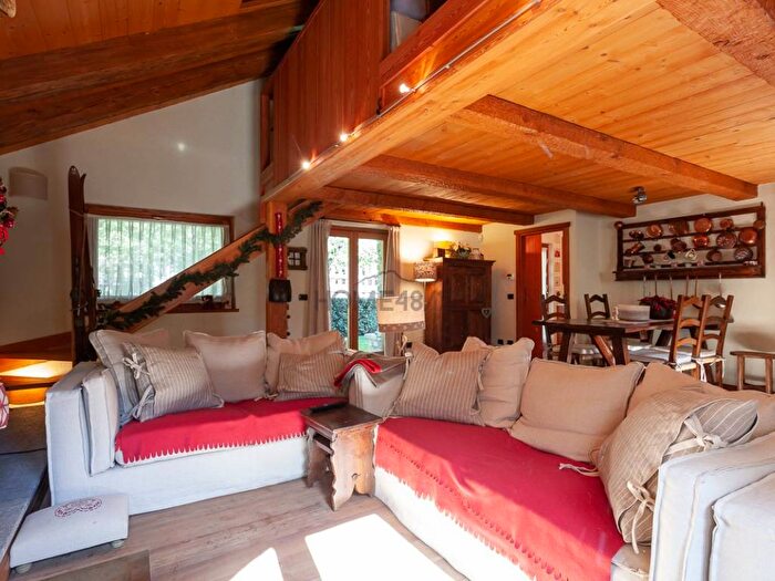 Casa con 5 locali in affitto in Via Tsan de Bla, Centro, Courmayeur