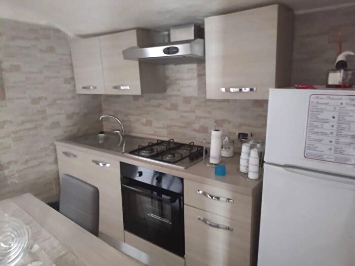 Appartamento monolocale in affitto in Via Delle Grazie, Monte Santo, Napoli