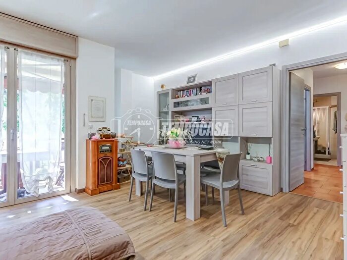 Appartamento quadrilocale in vendita in Via Carlo Antonio Molli, Borgomanero