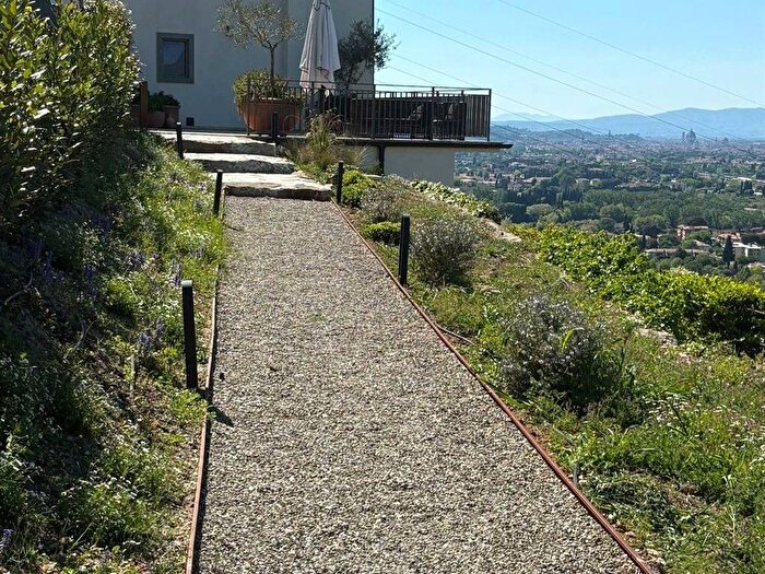 Appartamento trilocale in affitto in Candeli, Bagno a Ripoli