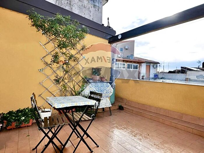 Casa con 5 locali in vendita in Via Plebiscito, Catania