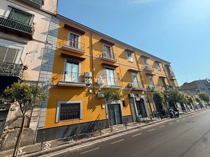 Appartamento trilocale in vendita in Corso Nicolangelo Protopisani, Napoli