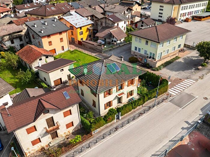 Casa con 6 locali in vendita in Via Nazario Sauro, Grigno