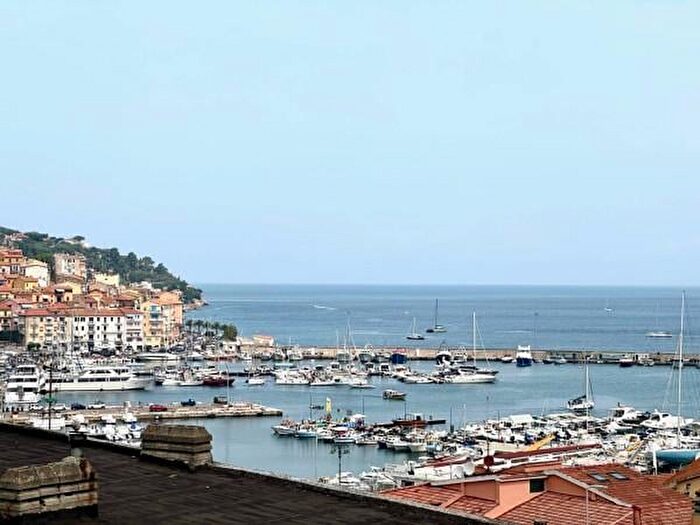 Appartamento quadrilocale in vendita in Via Argentiera, Monte Argentario