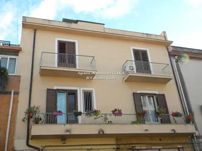 Appartamento con 6 locali in vendita in Corso Umberto I, Ficarazzi