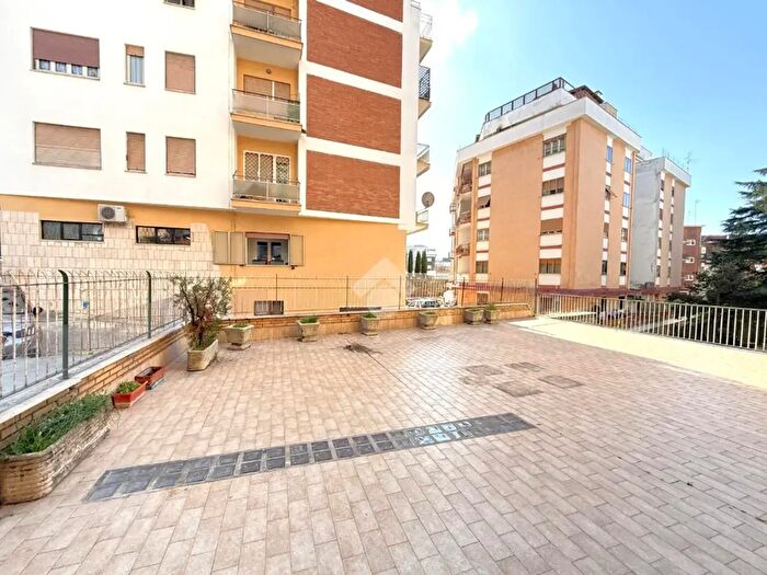 Appartamento quadrilocale in vendita in Via Leonardo Murialdo, Viterbo