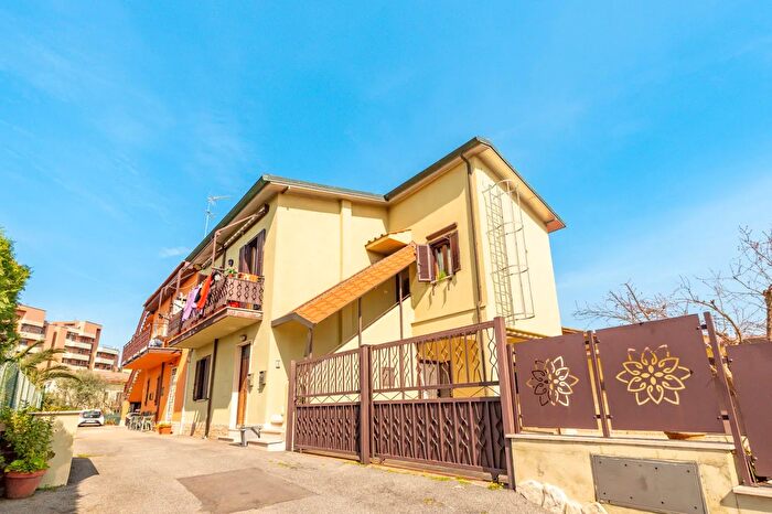 Casa con 5 locali in vendita in Via Filippo Clementi, Roma