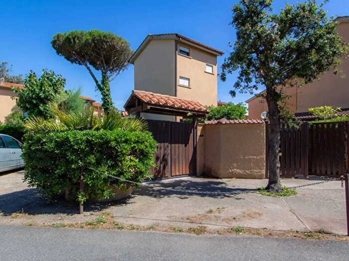 Casa quadrilocale in affitto in Via Porto Recanati, Fiumicino