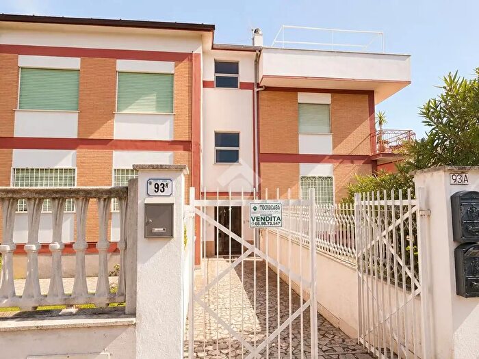 Appartamento trilocale in vendita in Via di Villa Claudia, Anzio