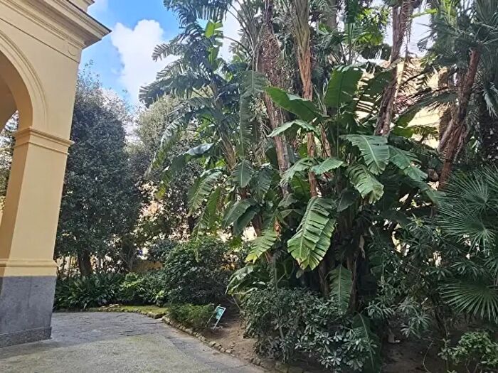 Appartamento bilocale in affitto in Via Francesco Crispi, Napoli