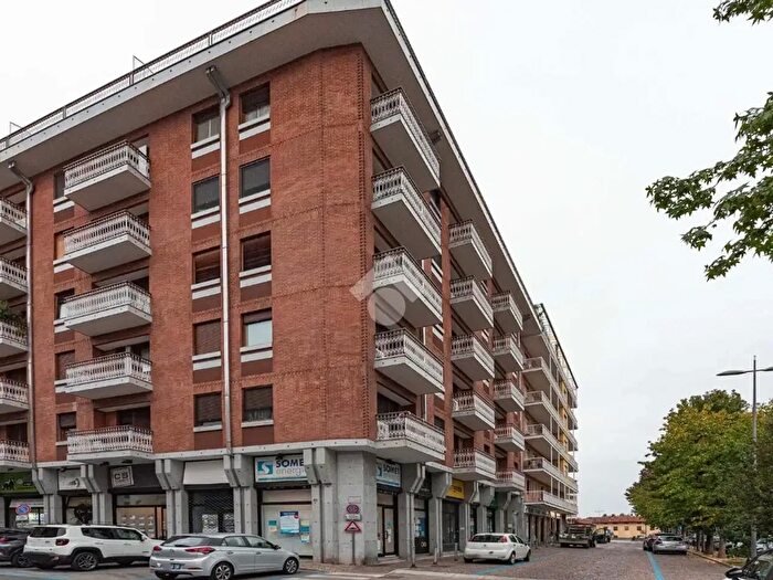 Appartamento con 5 locali in vendita in Piazza Castello, Cirie'
