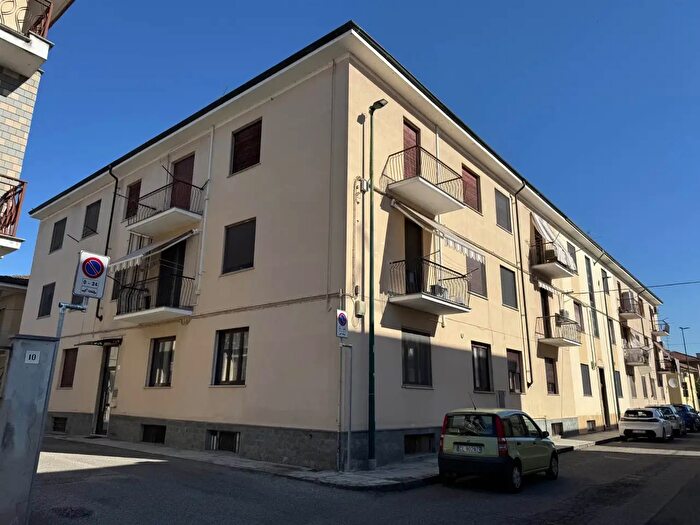 Appartamento trilocale in vendita in Via Magenta, Casale Monferrato