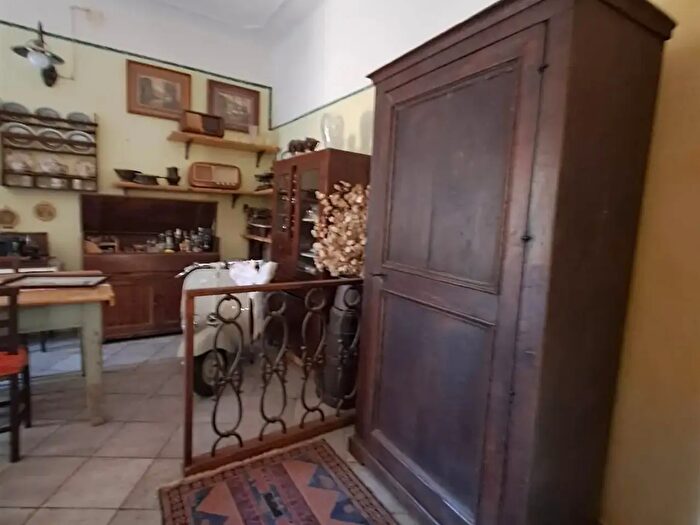 Appartamento con 5 locali in vendita in Livorno