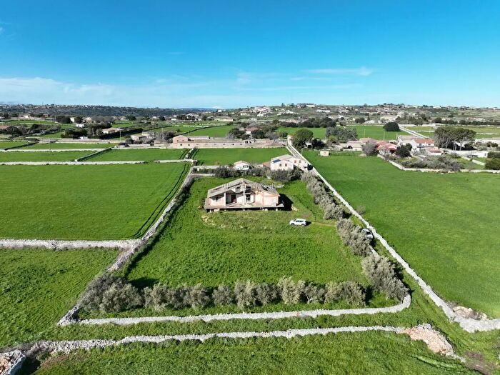 Casa con 5 locali in vendita in Modica