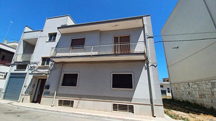 Appartamento quadrilocale in vendita in Via Tenente Pino Pugliese, Sammichele Di Bari