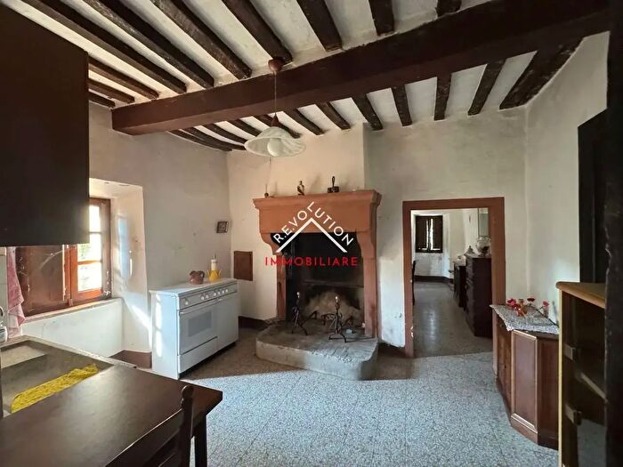 Casa con 6 locali in vendita in Somole, Apecchio